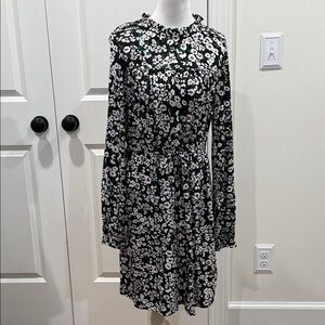 Floral Black and White Dress no pockets